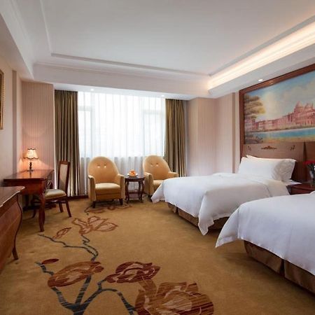 Vienna Hotel Puning South Huancheng Road High-Speed Train Station Exterior foto